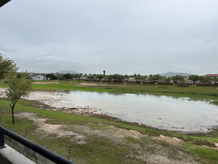 2 Bedroom Property for Sale in Uitzicht Western Cape